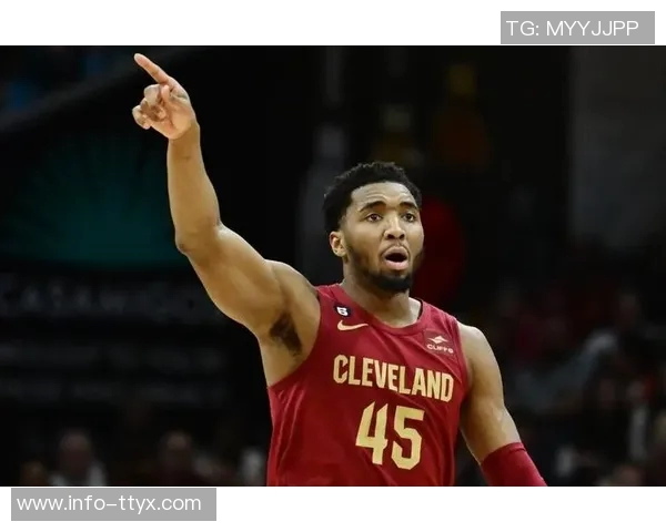 米切尔第三节狂砍15分助力球队领先20分展现绝佳状态 米切尔第三节狂砍15分助力球队领先20分展现绝佳状态