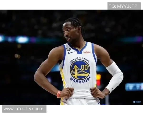 库明加精彩突破虚晃艾顿轻松上篮得分展现超强个人能力 库明加精彩突破虚晃艾顿轻松上篮得分展现超强个人能力