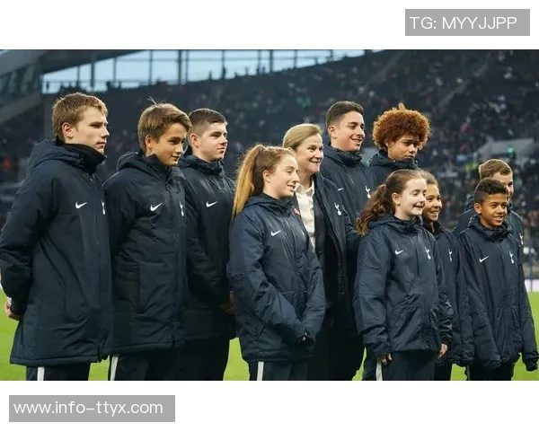 曼城女足前锋的前女友年仅27岁不幸遇车祸离世未系安全带引发关注 曼城女足前锋的前女友年仅27岁不幸遇车祸离世未系安全带引发关注